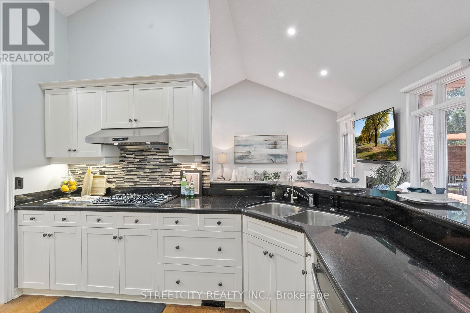27 Wynfield Lane S, Middlesex Centre, Ontario  N6H 5L2 - Photo 15 - X12147265