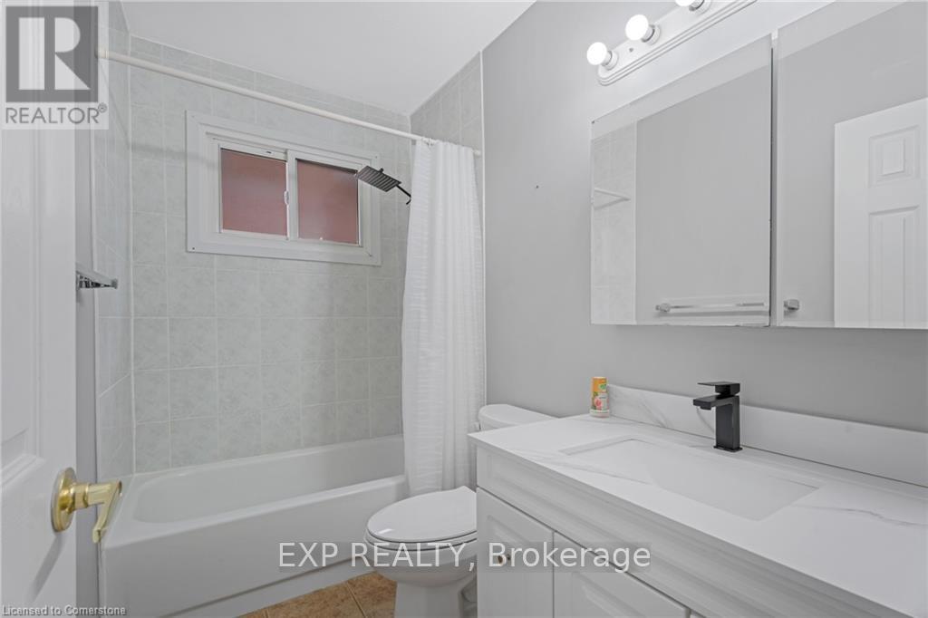 494 East 37th Street, Hamilton, Ontario  L8V 4B9 - Photo 13 - X12149342