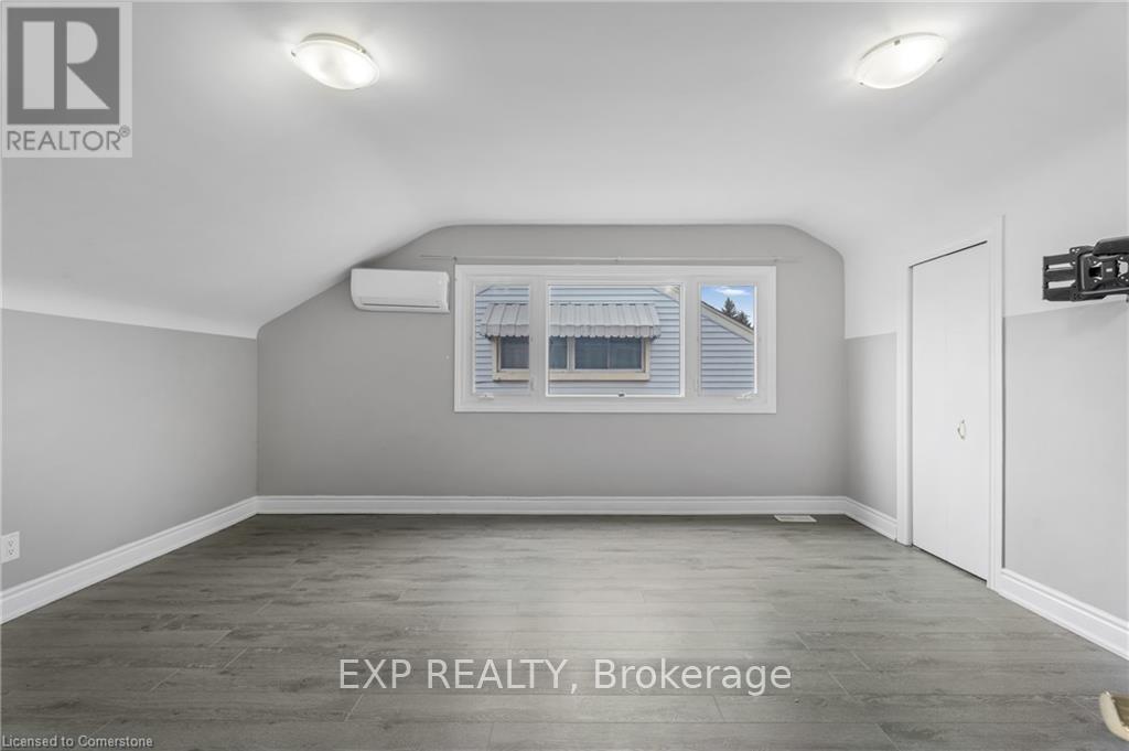 494 East 37th Street, Hamilton, Ontario  L8V 4B9 - Photo 19 - X12149342