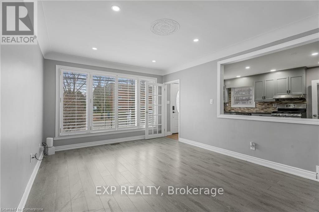 494 East 37th Street, Hamilton, Ontario  L8V 4B9 - Photo 8 - X12149342