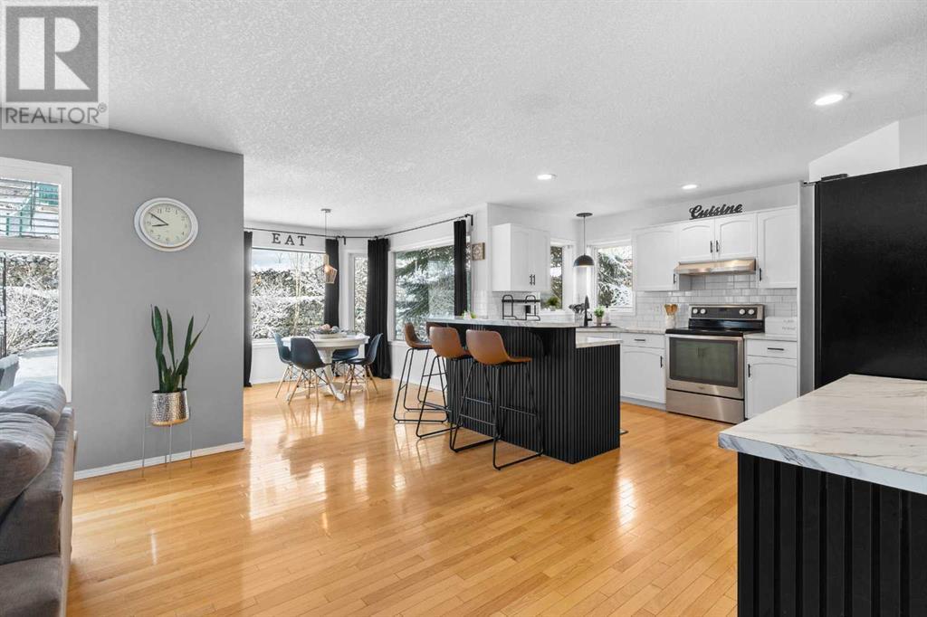 37 Bow Ridge Drive, Cochrane, Alberta  T4C 1V4 - Photo 5 - A2202145