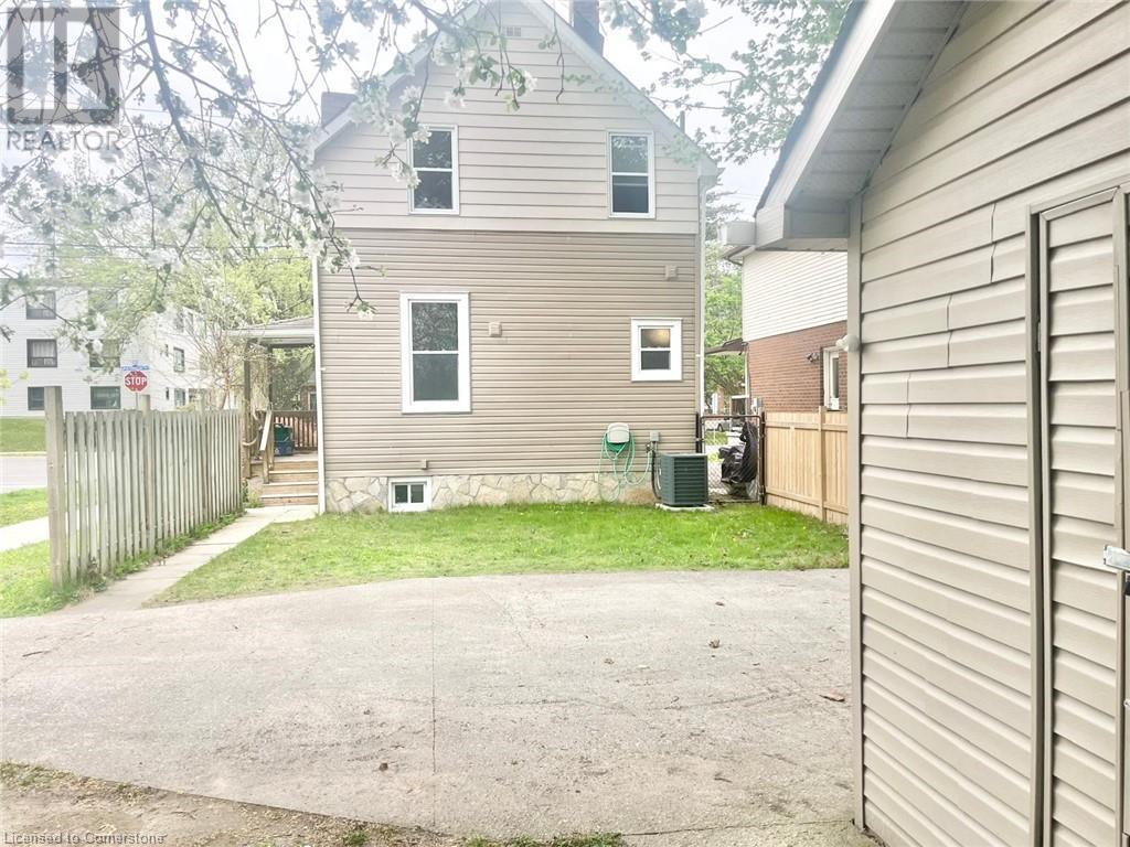 305 Patricia Avenue, Kitchener, Ontario  N2M 1K2 - Photo 3 - 40725311
