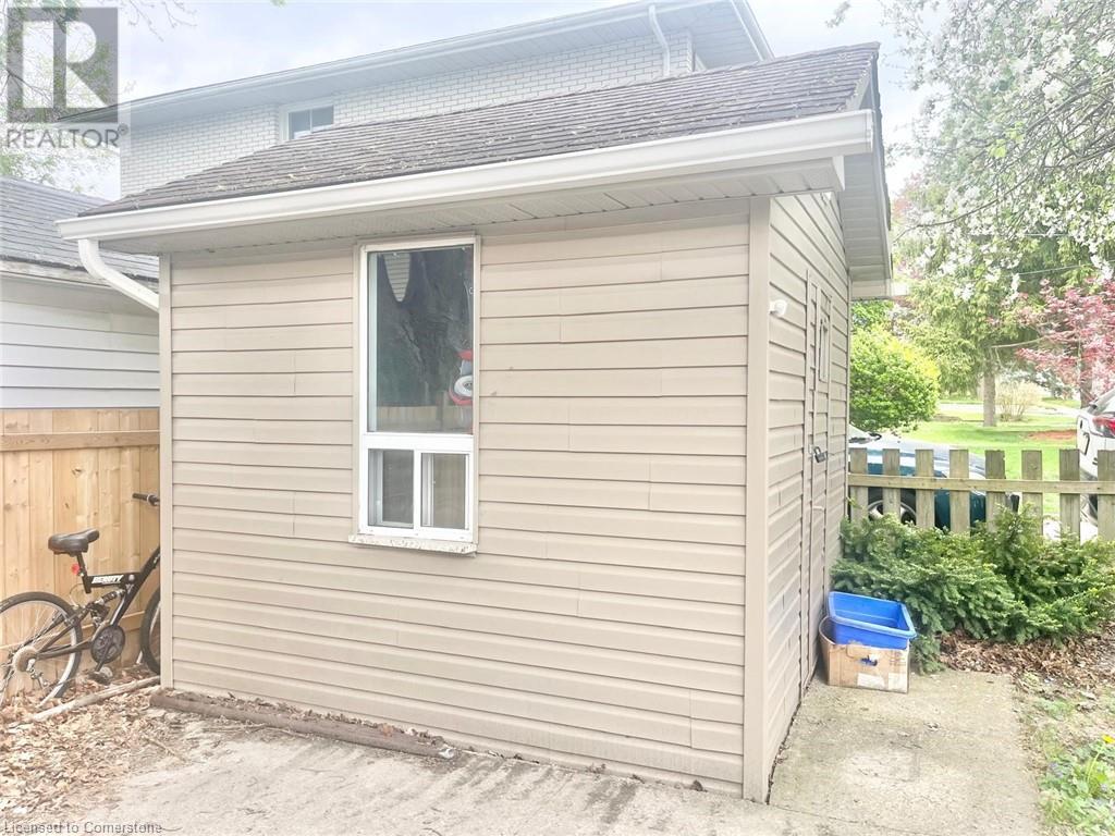 305 Patricia Avenue, Kitchener, Ontario  N2M 1K2 - Photo 5 - 40725311