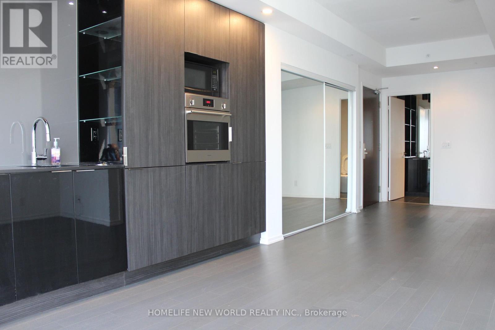 3003 - 70 Temperance Street, Toronto (Bay Street Corridor), Ontario  M5H 4E8 - Photo 2 - C12149378