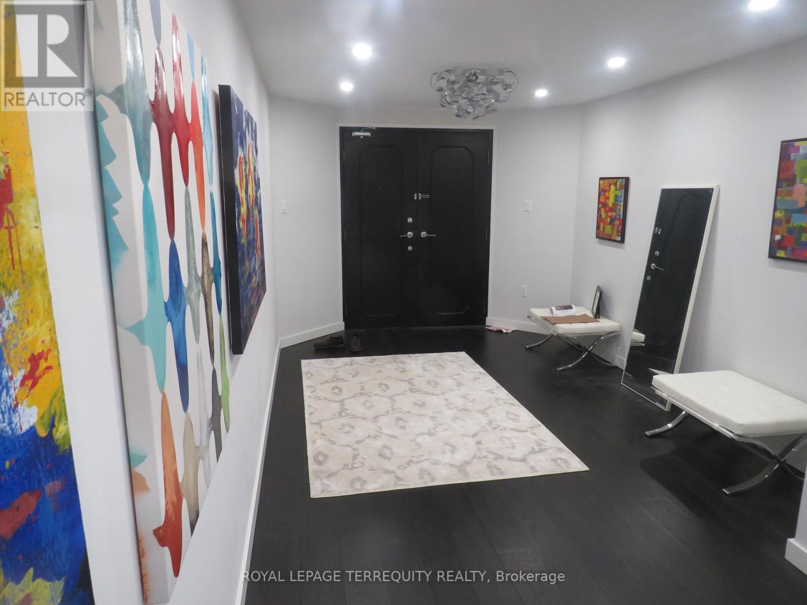 3305 - 2045 Lake Shore Boulevard W, Toronto, Ontario  M8V 2Z6 - Photo 2 - W11912183