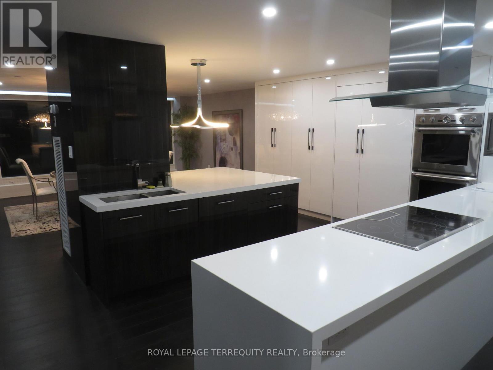 3305 - 2045 Lake Shore Boulevard W, Toronto (Mimico), Ontario  M8V 2Z6 - Photo 4 - W11912183