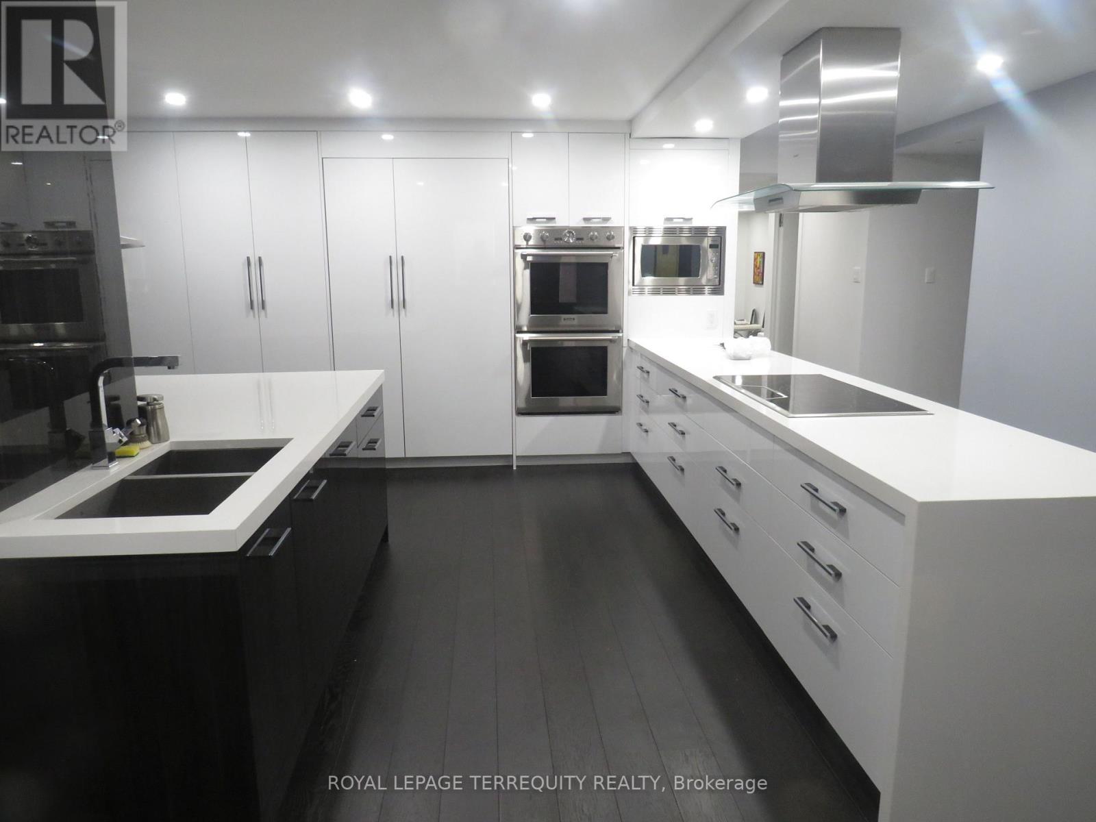 3305 - 2045 Lake Shore Boulevard W, Toronto, Ontario  M8V 2Z6 - Photo 42 - W11912183