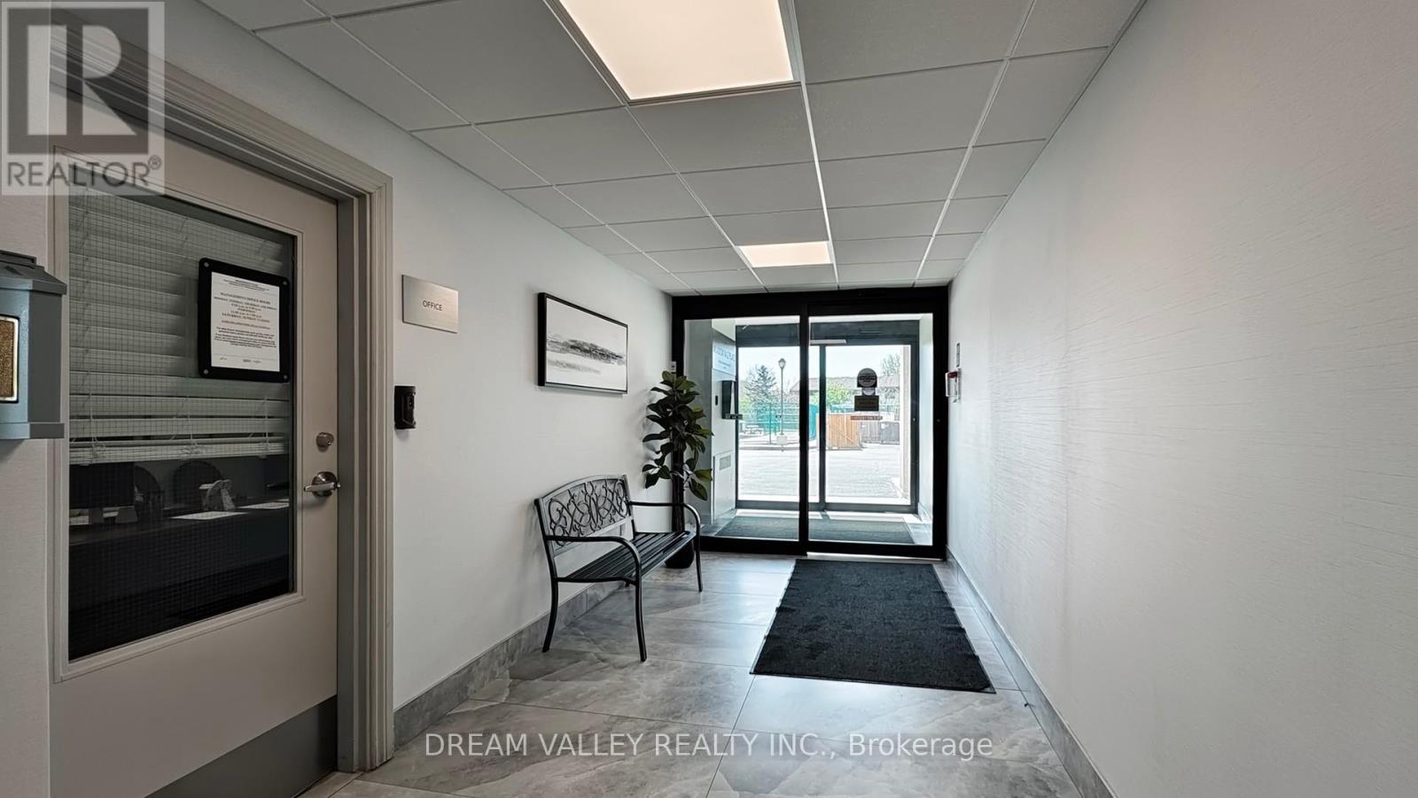 1102 - 2900 Battleford Road, Mississauga, Ontario  L5N 2V9 - Photo 5 - W12141751