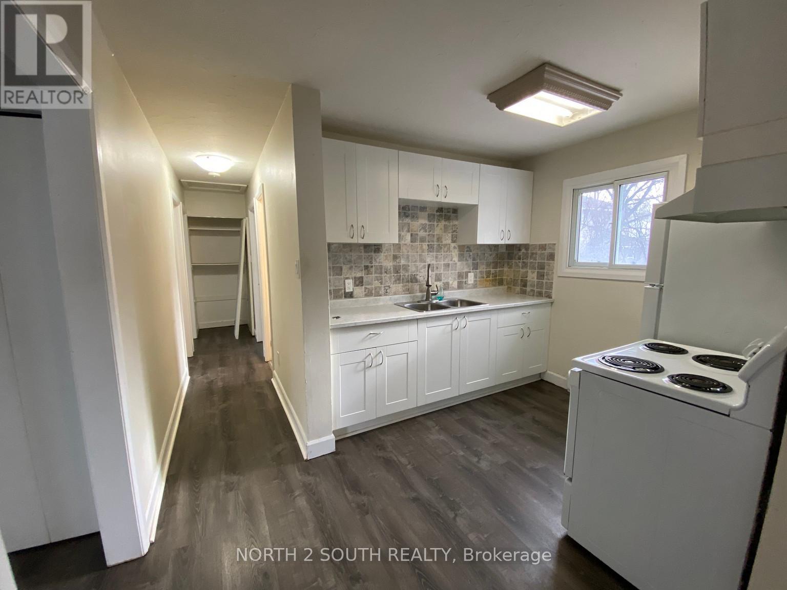 Upper - 34 Greer Street, Kingston, Ontario  K7K 2V9 - Photo 2 - X12149381