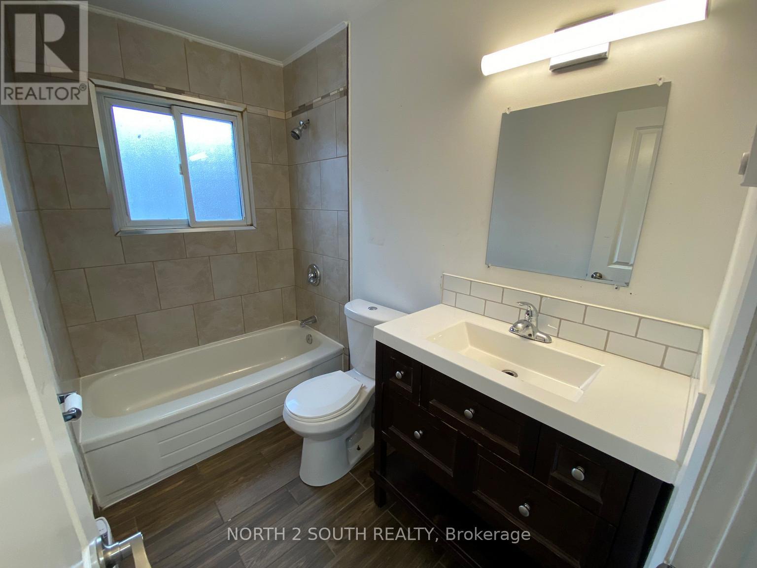 Upper - 34 Greer Street, Kingston, Ontario  K7K 2V9 - Photo 9 - X12149381