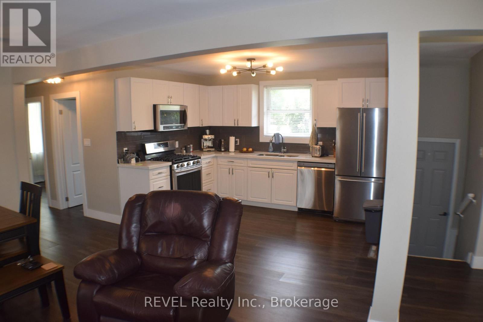 5820 Keith Street, Niagara Falls, Ontario  L2J 1J9 - Photo 9 - X12149411