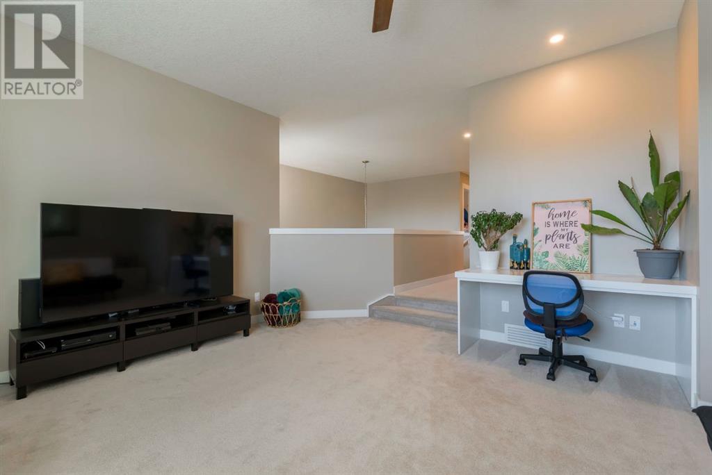 112 Ridge View Close, Cochrane, Alberta  T4C 0P8 - Photo 11 - A2191898
