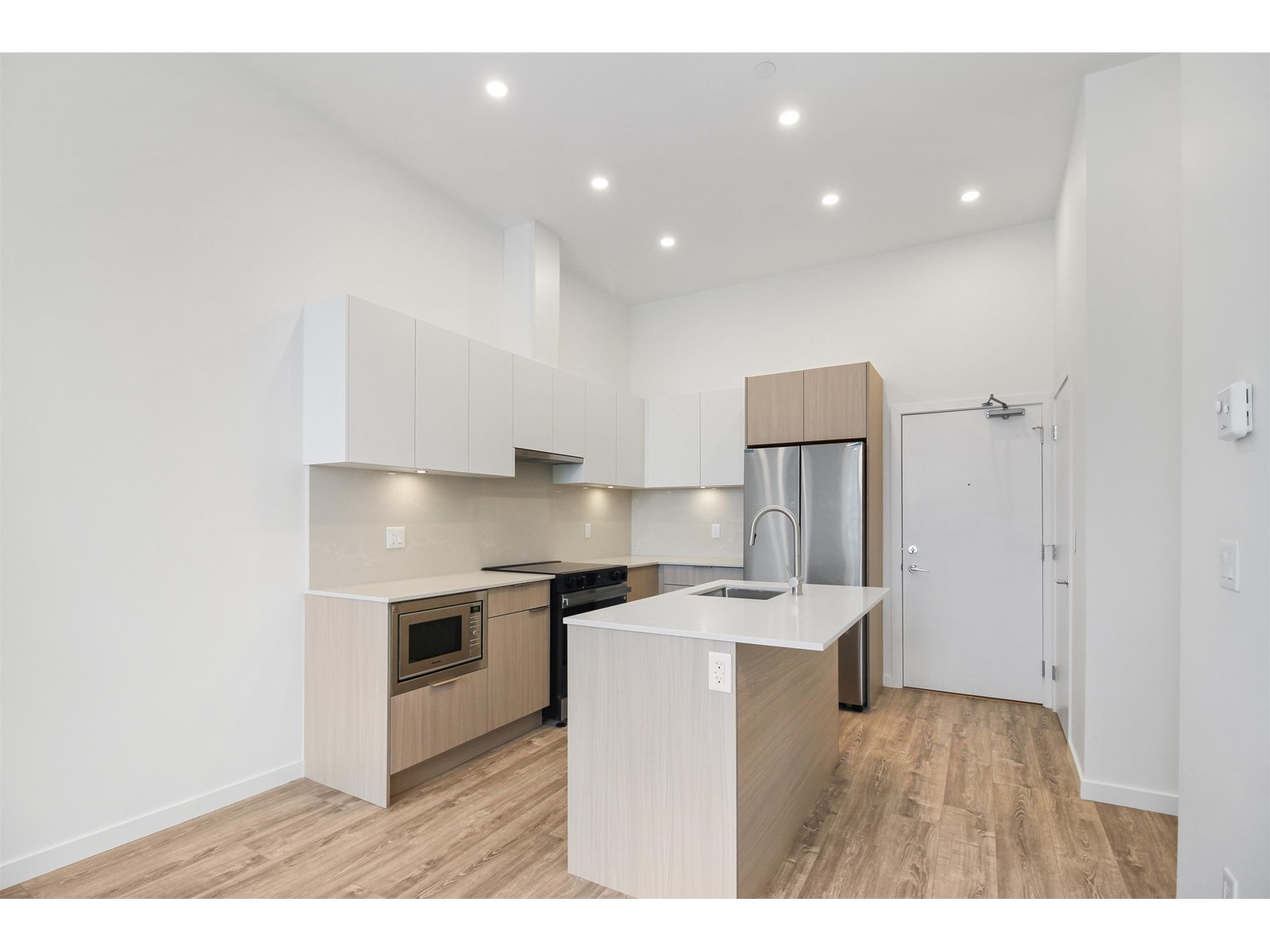 101 10829 140 STREET, Surrey, British Columbia