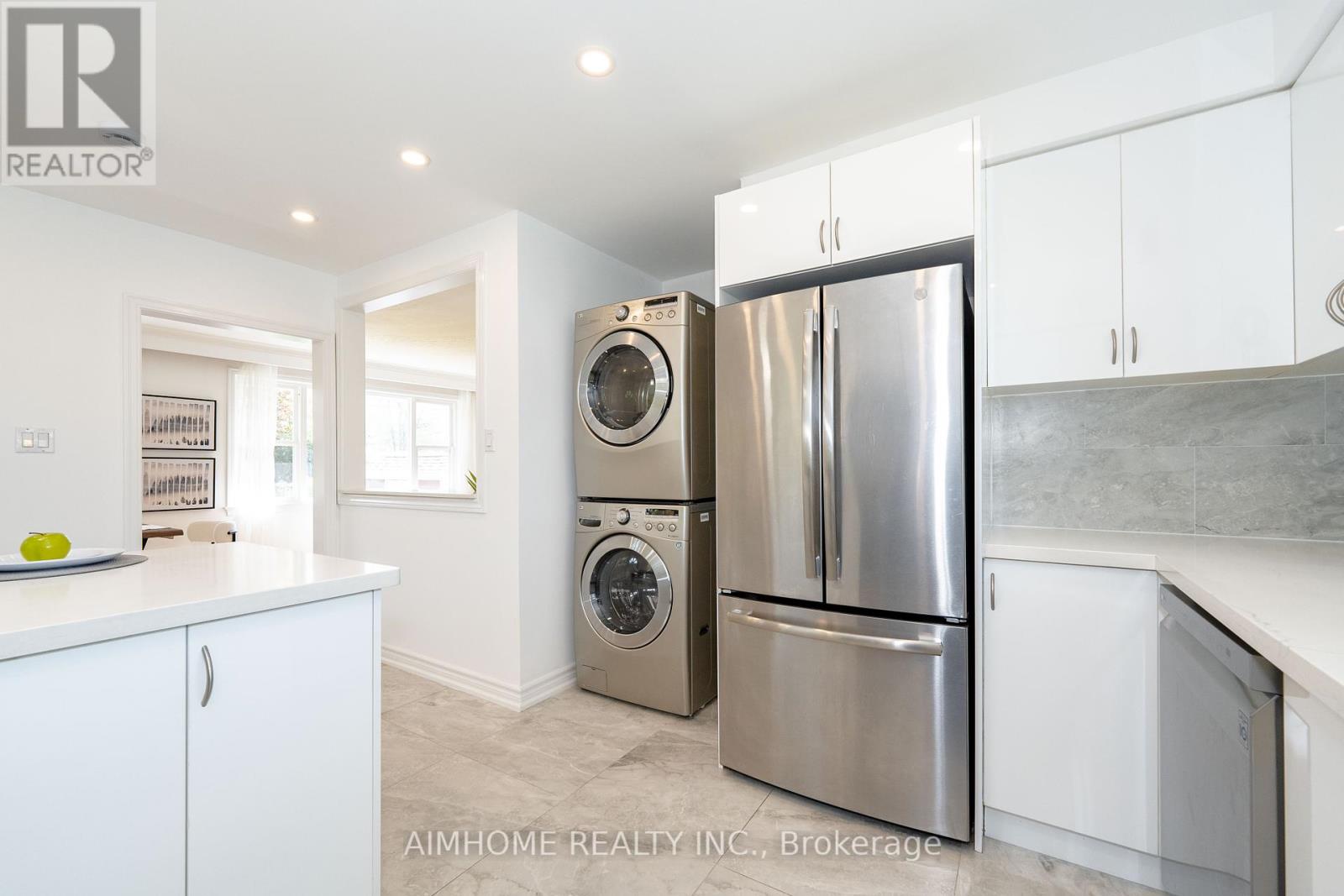 145 Sloane Avenue, Toronto (Victoria Village), Ontario  M4A 2B8 - Photo 15 - C12149397