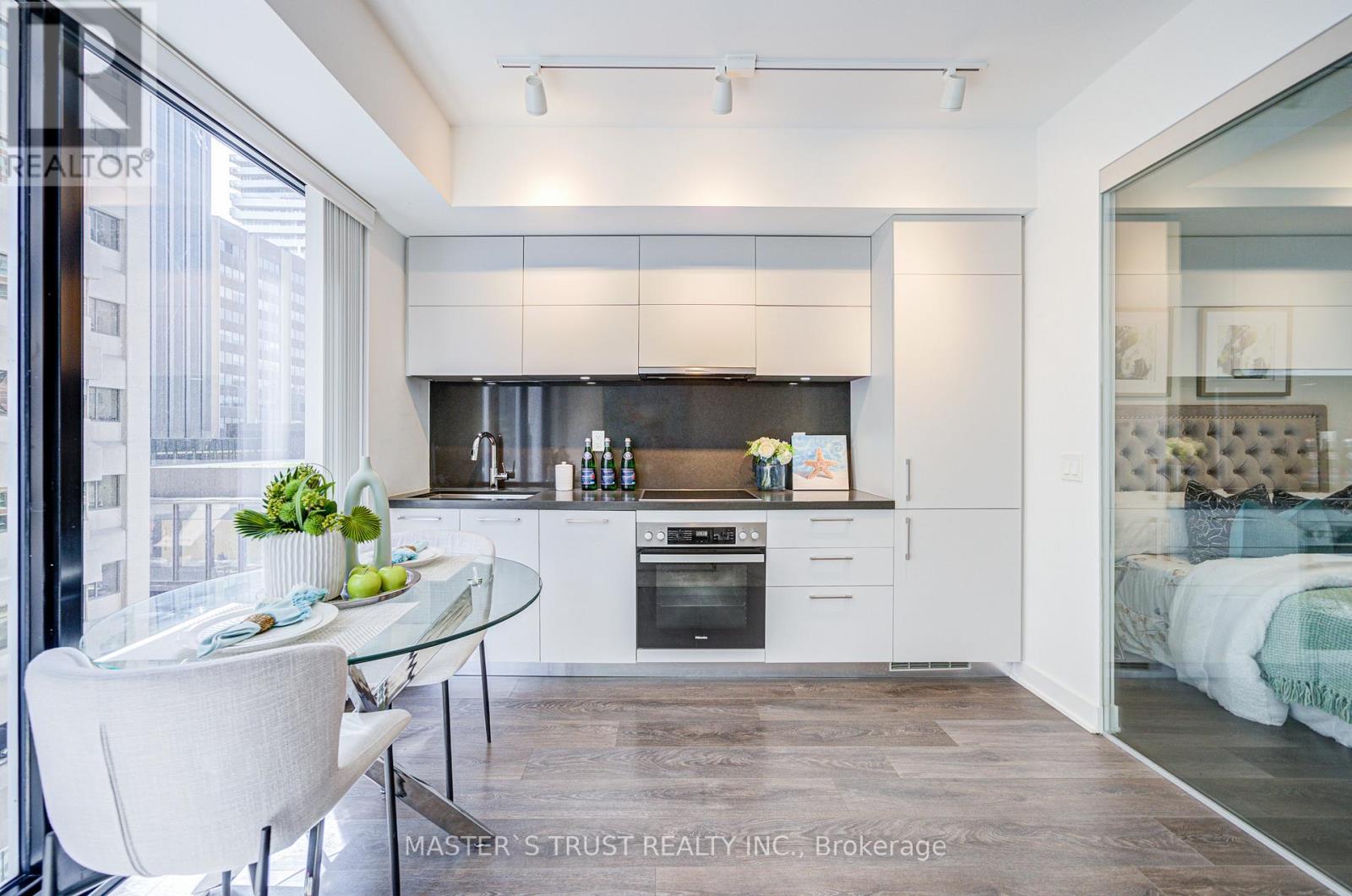 606 - 188 Cumberland Street, Toronto, Ontario  M5R 0B6 - Photo 16 - C12149429