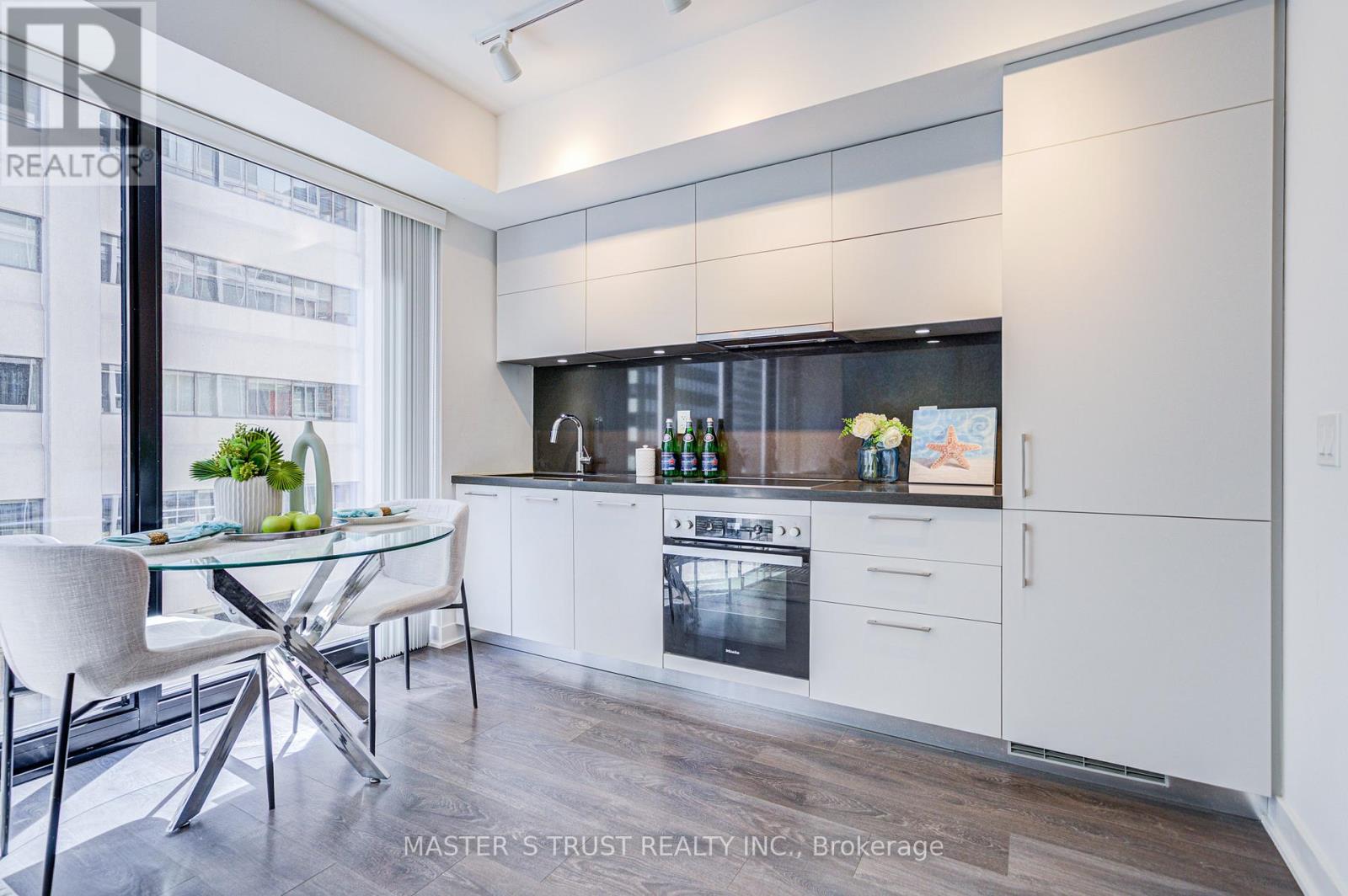606 - 188 Cumberland Street, Toronto, Ontario  M5R 0B6 - Photo 17 - C12149429