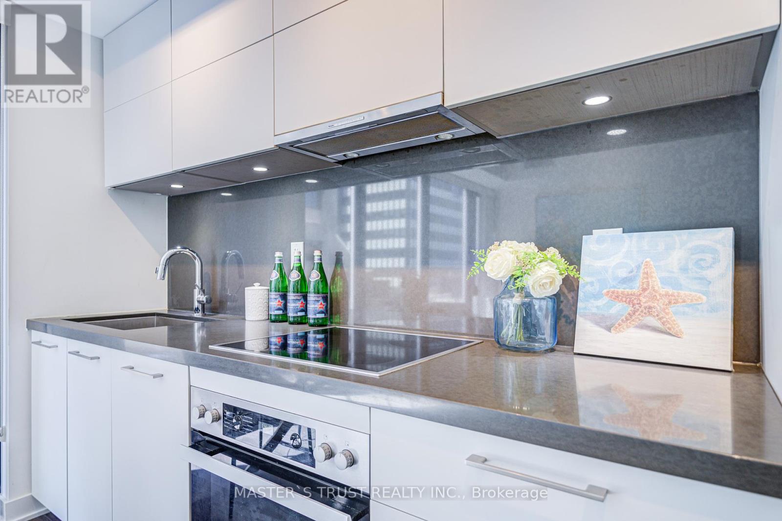 606 - 188 Cumberland Street, Toronto, Ontario  M5R 0B6 - Photo 15 - C12149429