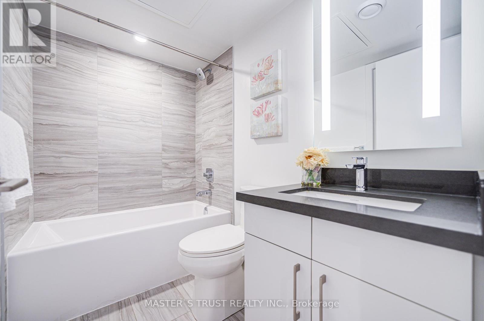 606 - 188 Cumberland Street, Toronto, Ontario  M5R 0B6 - Photo 5 - C12149429