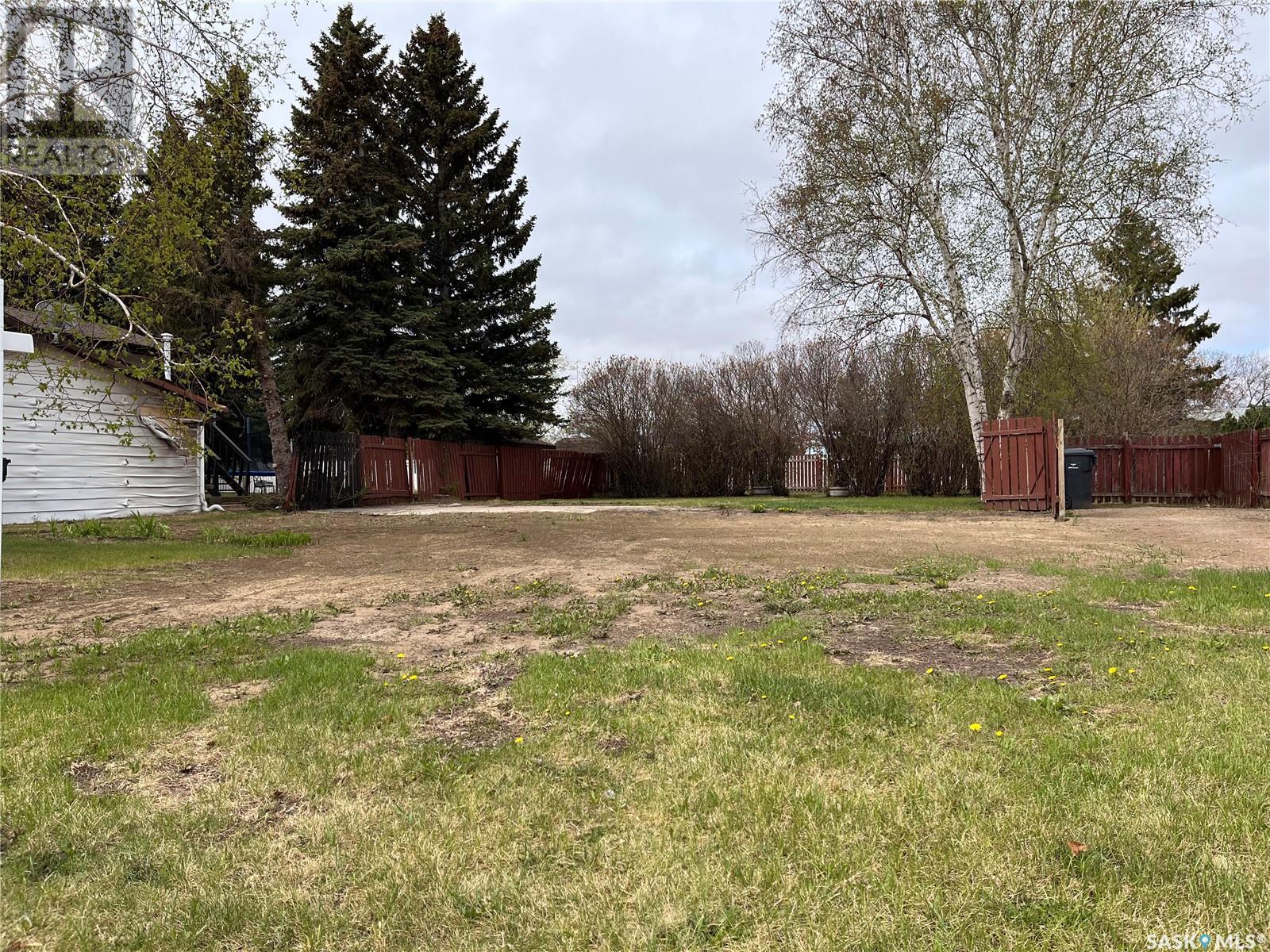 1008 1st Street E, Nipawin, Saskatchewan  S0E 1E0 - Photo 5 - SK996945
