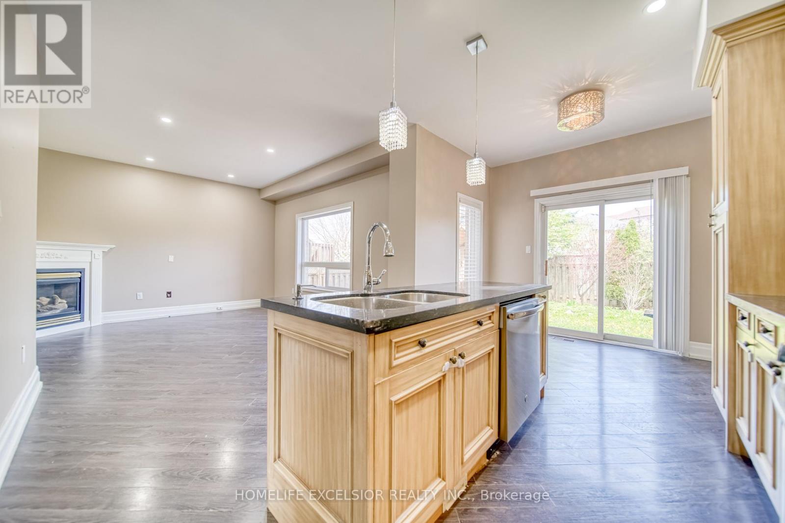 268 America Avenue, Vaughan (Maple), Ontario  L6A 3G7 - Photo 13 - N12149434