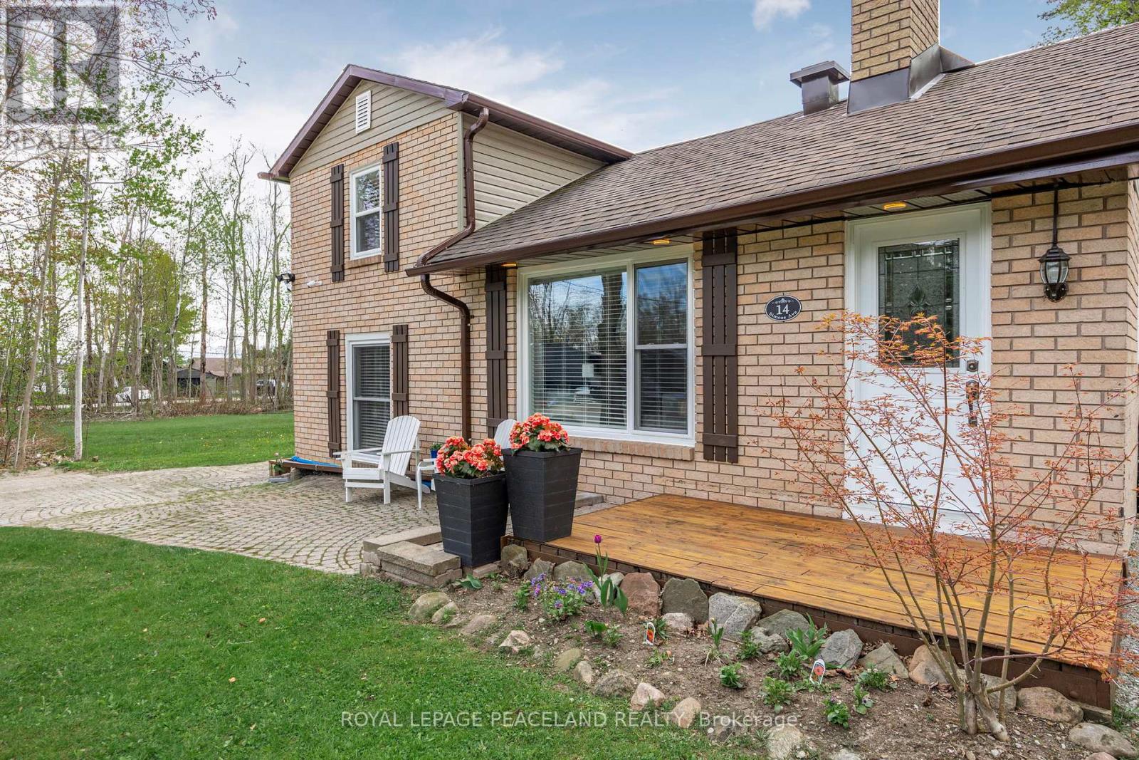 Property at 14 SIMCOE AVENUE image 2