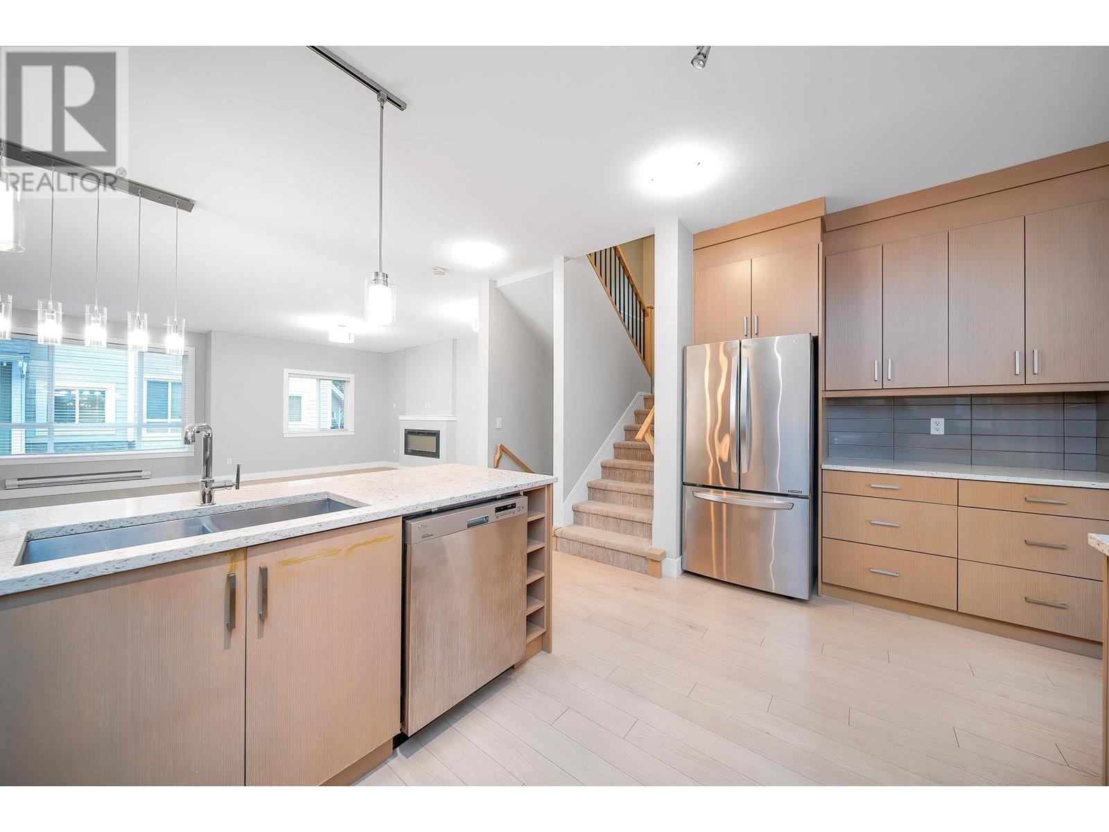 402 1405 Dayton Street, Coquitlam, British Columbia  V3E 0L4 - Photo 8 - R3003087