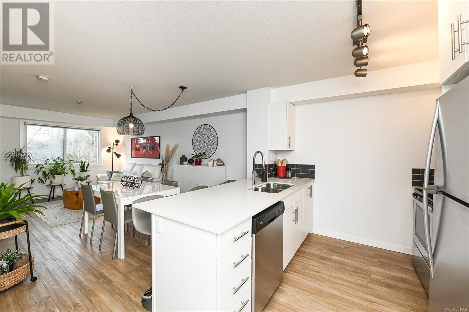 Property at 108 1944 Riverside Lane image 1