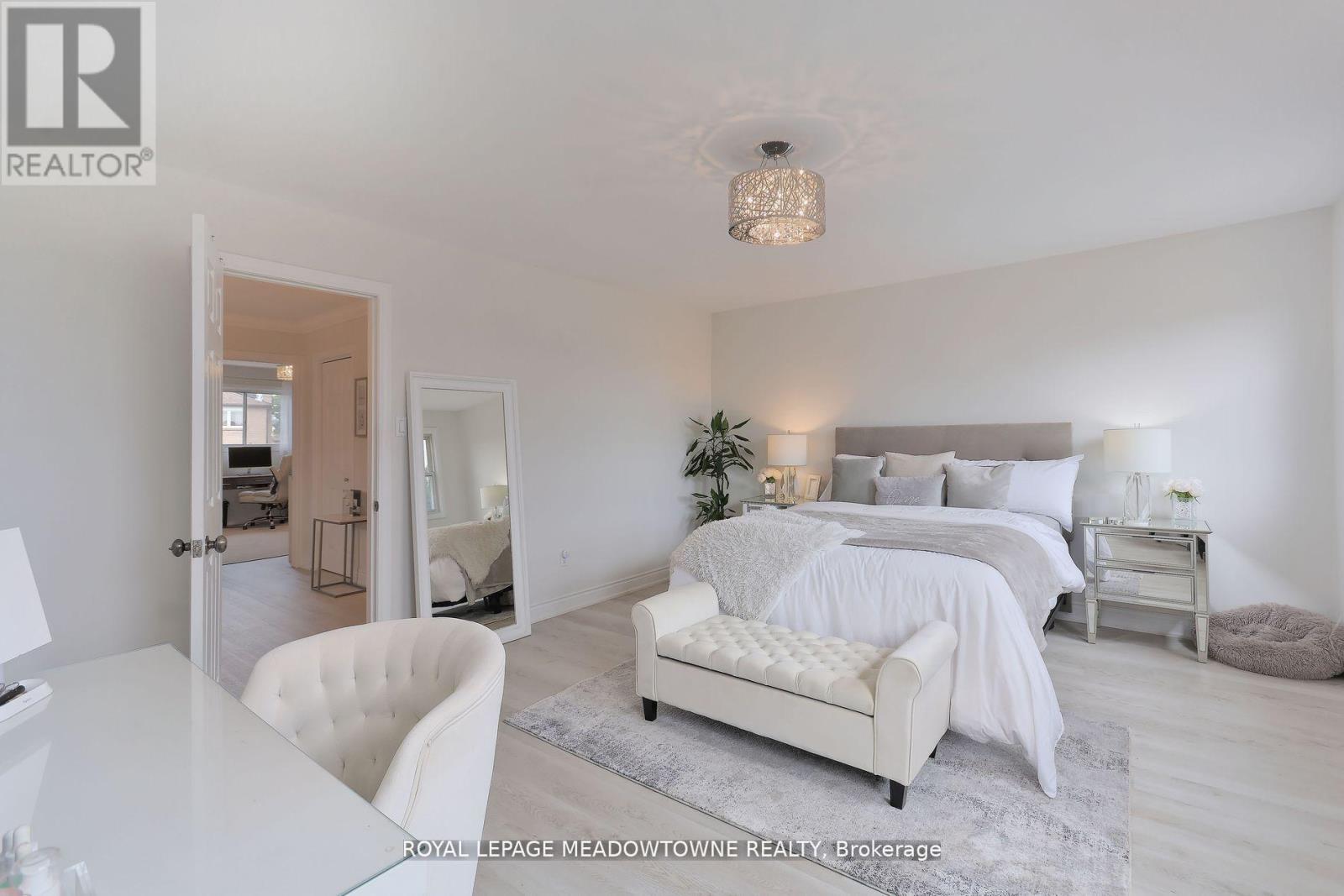 4320 Shelby Crescent, Mississauga, Ontario  L4W 3T3 - Photo 23 - W12149409