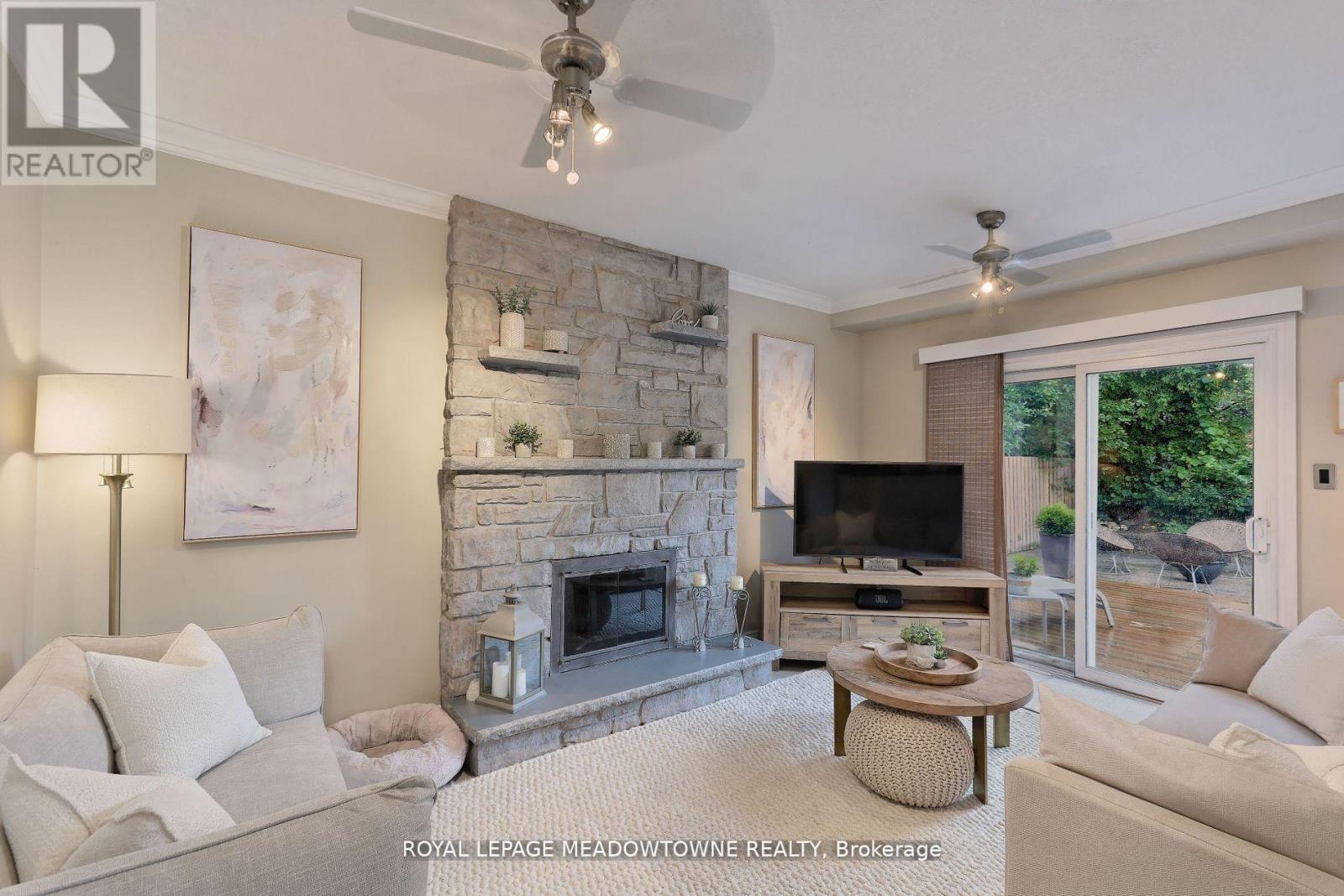 4320 Shelby Crescent, Mississauga, Ontario  L4W 3T3 - Photo 4 - W12149409