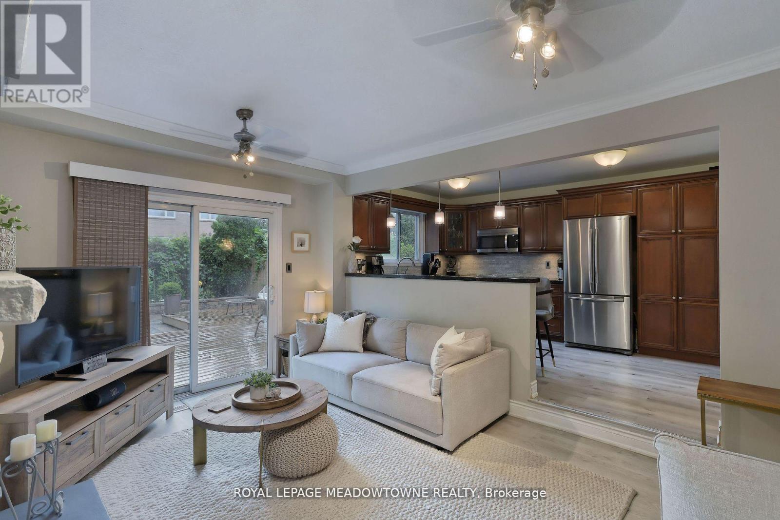 4320 Shelby Crescent, Mississauga, Ontario  L4W 3T3 - Photo 6 - W12149409