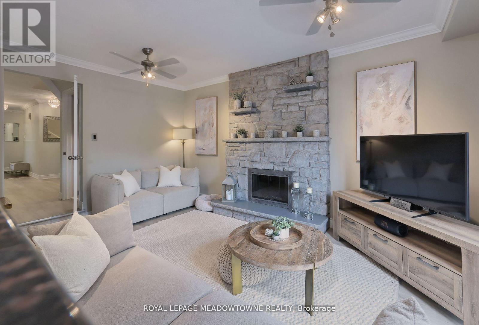 4320 Shelby Crescent, Mississauga, Ontario  L4W 3T3 - Photo 7 - W12149409