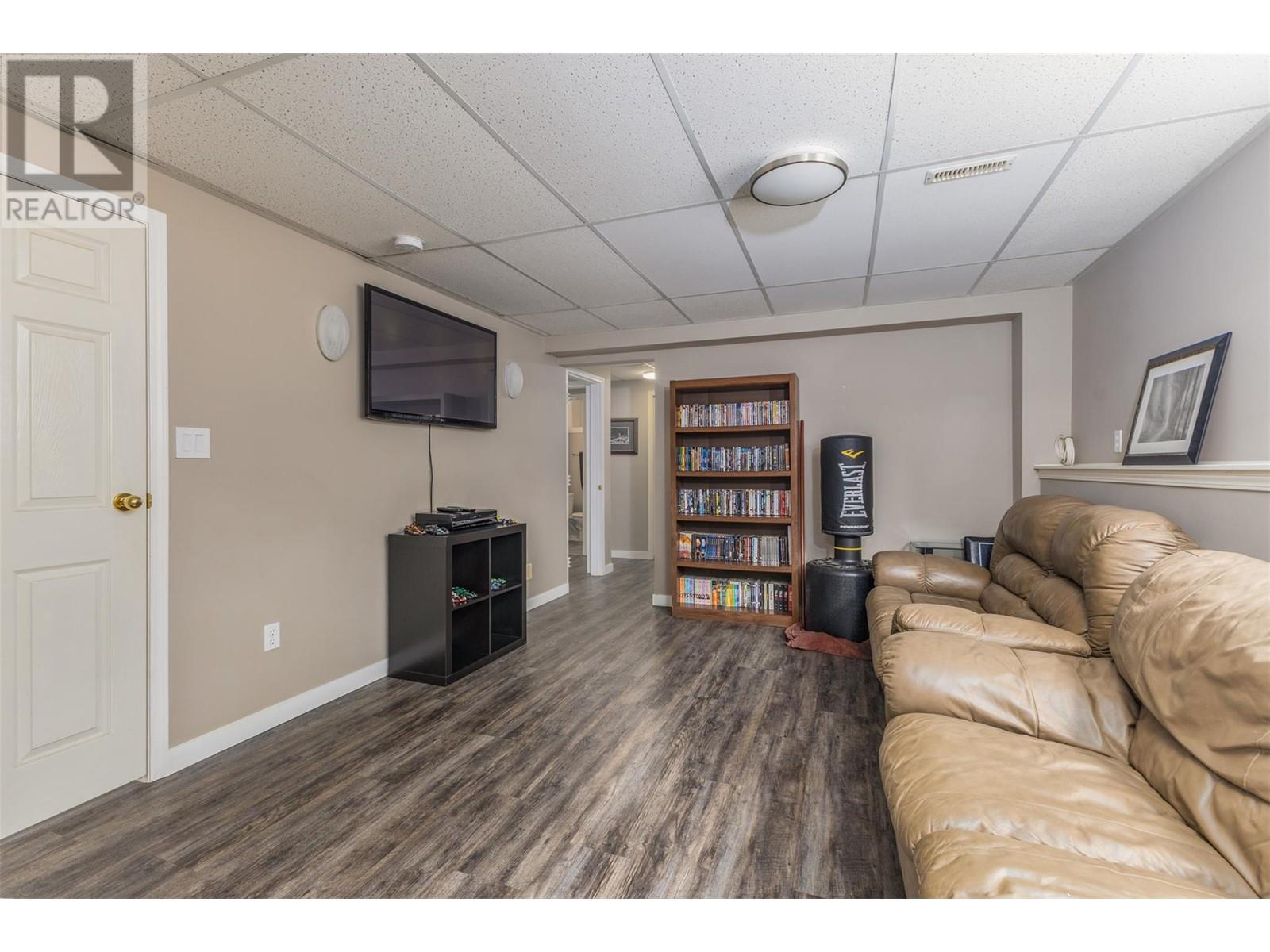 590 20 Street SE, Salmon Arm, BC V1E2J8