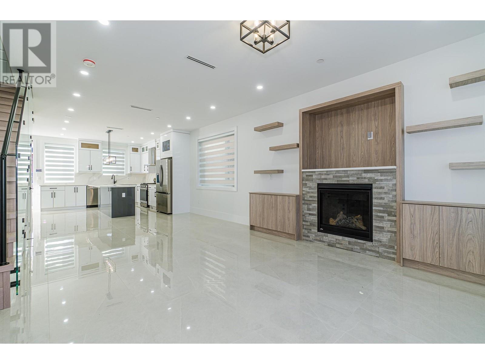 Listing Picture 2 of 13 : 2790 E 49TH AVENUE, Vancouver / 溫哥華 - 魯藝地產 Yvonne Lu Group - MLS Medallion Club Member