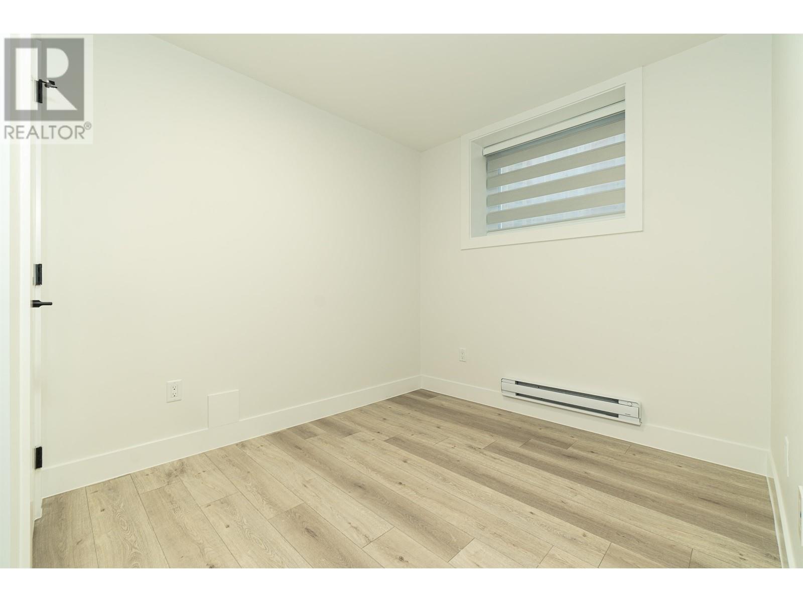 Listing Picture 8 of 13 : 2790 E 49TH AVENUE, Vancouver / 溫哥華 - 魯藝地產 Yvonne Lu Group - MLS Medallion Club Member