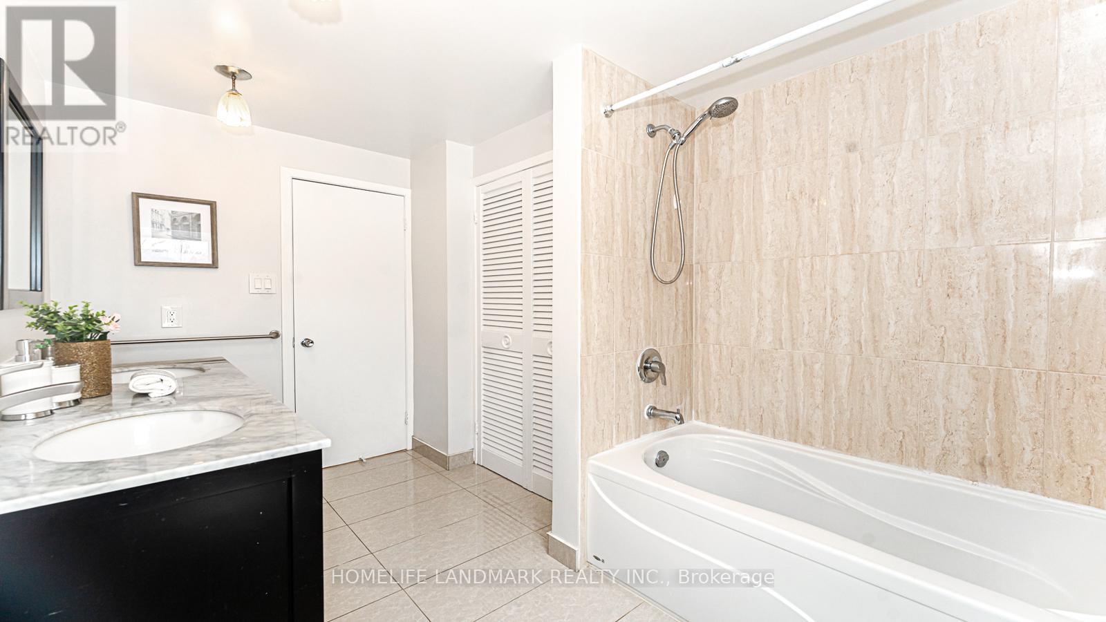 10 Rotunda Place, Toronto (Tam O'shanter-Sullivan), Ontario  M1T 1M7 - Photo 8 - E12149447