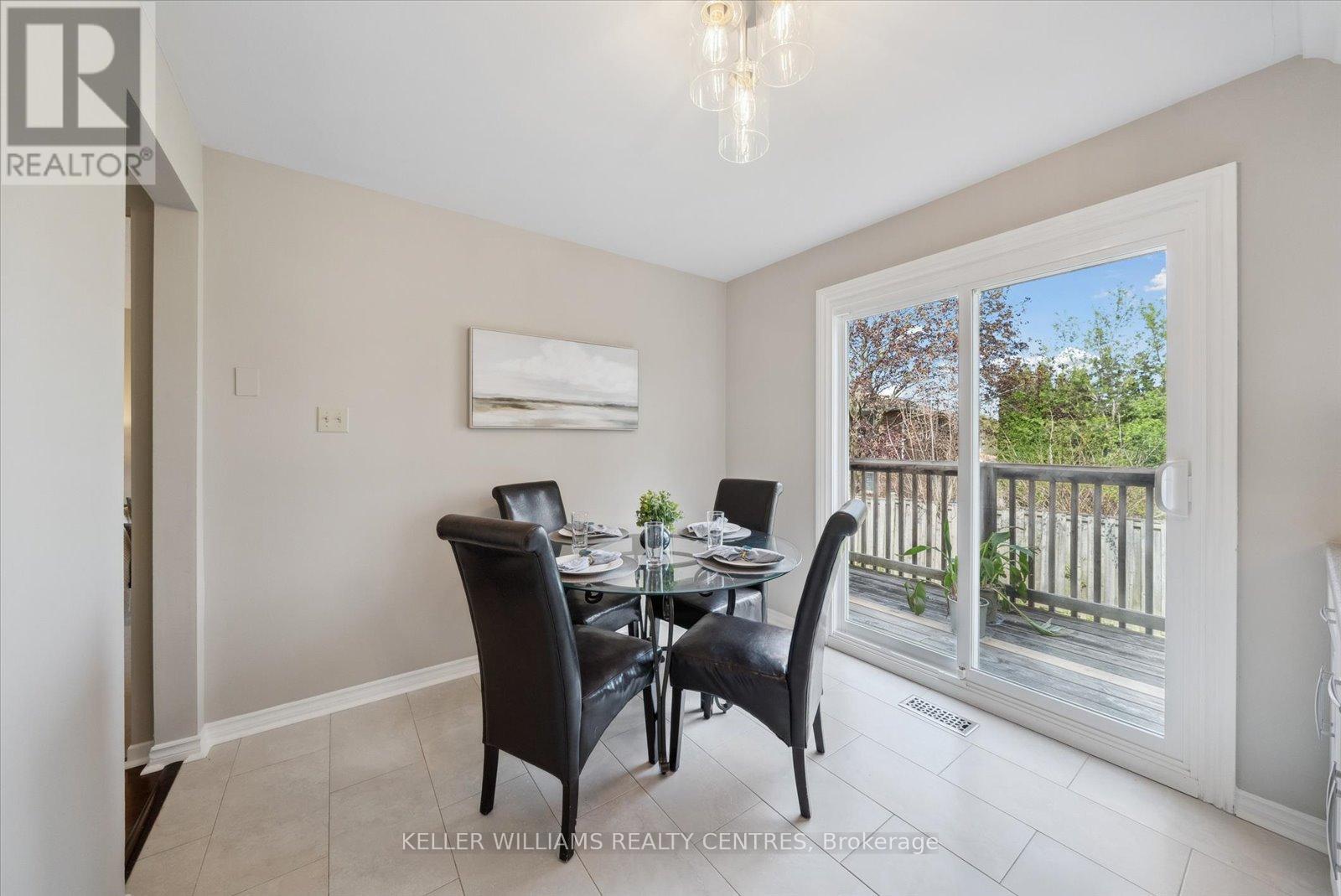 261 Plymouth Trail, Newmarket, Ontario  L3Y 6G6 - Photo 9 - N12149450