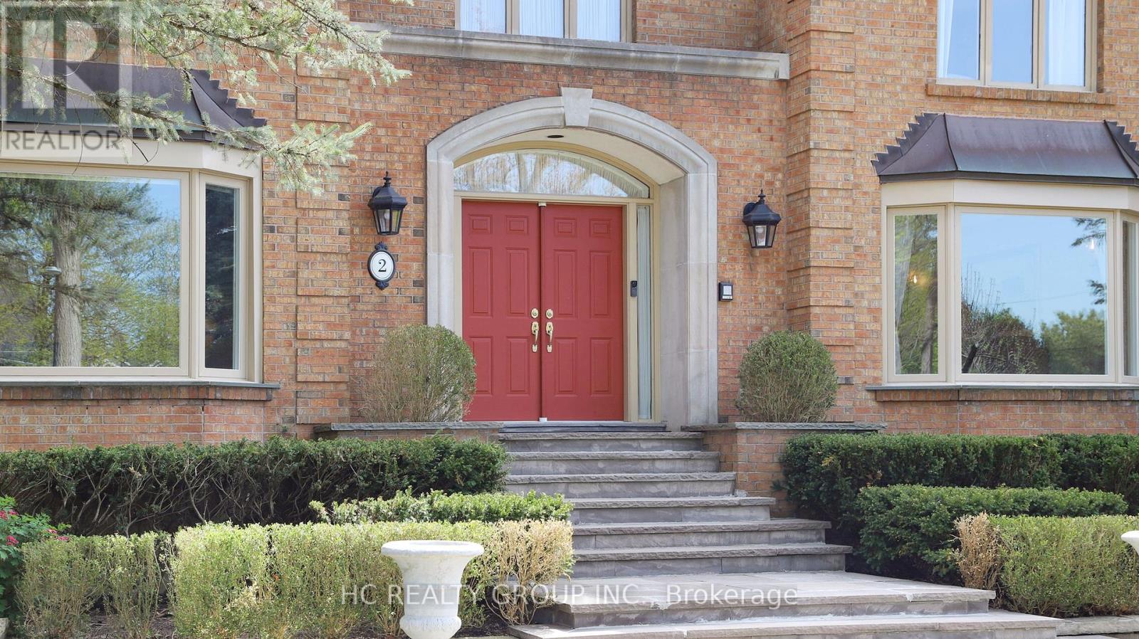 2 Glenridge Drive, Markham, Ontario  L6C 1A1 - Photo 3 - N12149452