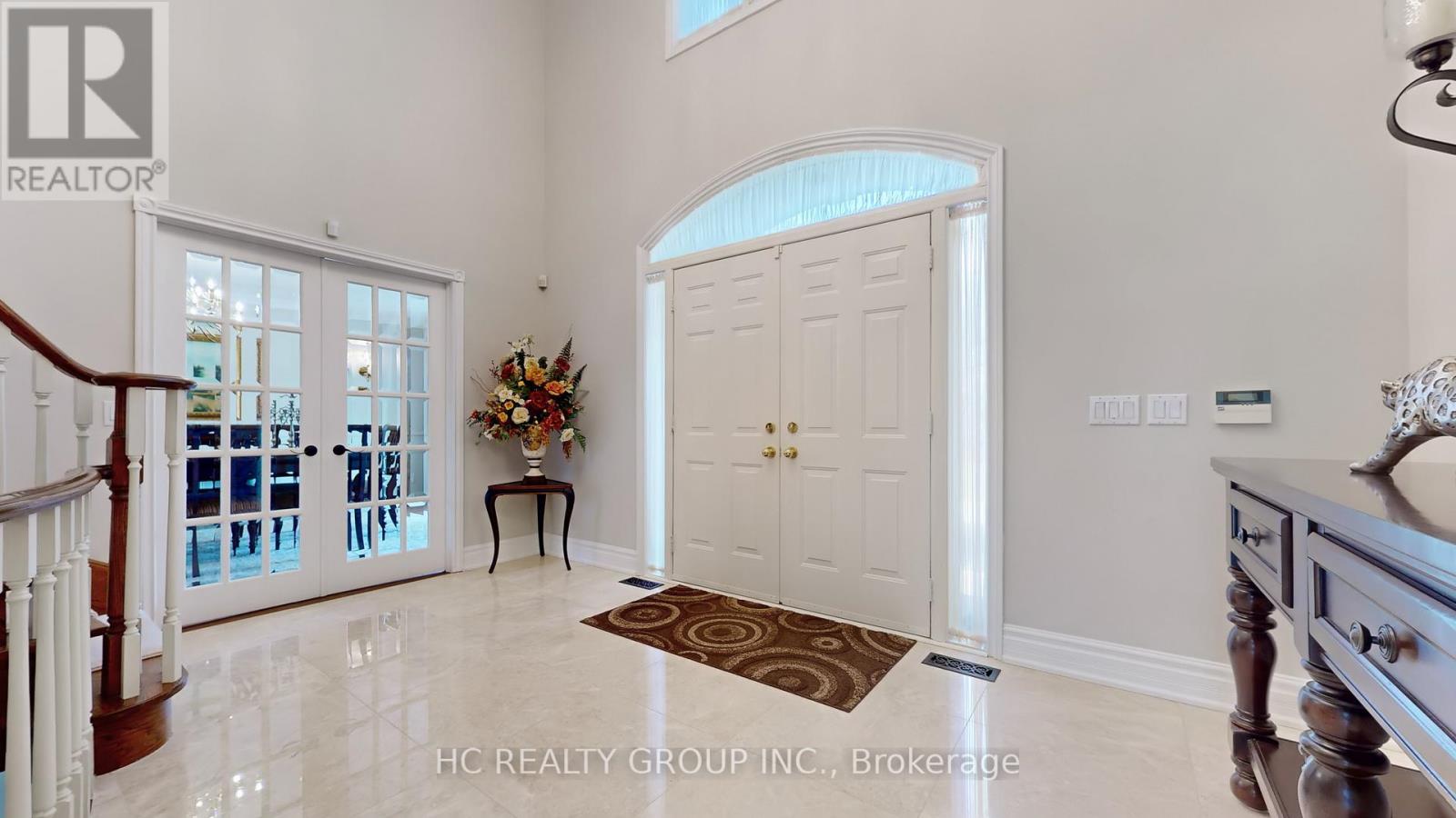 2 Glenridge Drive, Markham, Ontario  L6C 1A1 - Photo 4 - N12149452