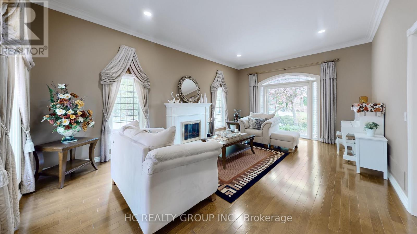 2 Glenridge Drive, Markham, Ontario  L6C 1A1 - Photo 7 - N12149452