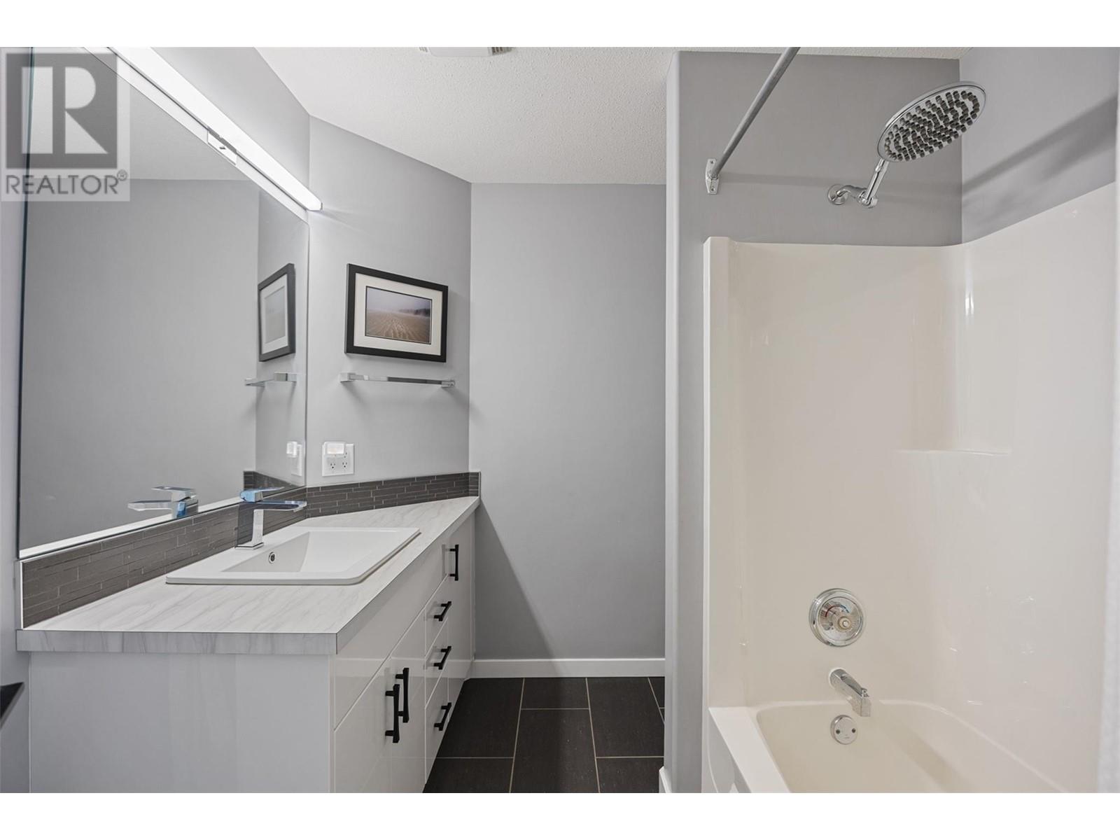 Property at 385 SUNHILL Court image 4