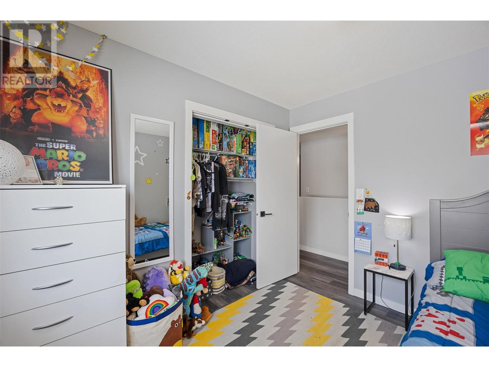 Property at 385 SUNHILL Court image 3