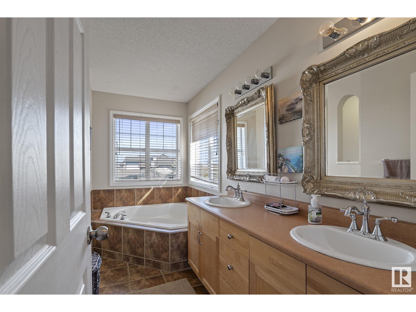 161 Easton Rd Sw, Edmonton, Alberta  T6X 1C2 - Photo 32 - E4436487