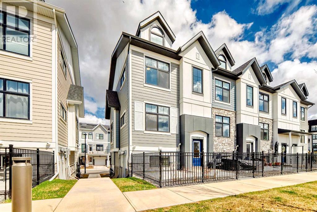 Property at 228 Les Jardins Park SE image 2
