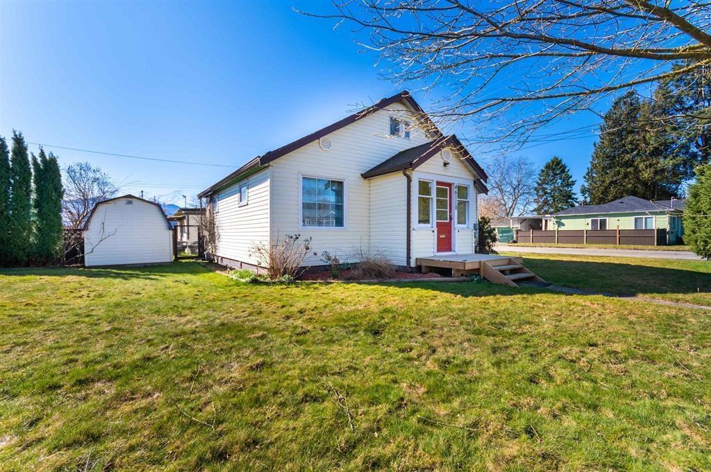 Property at 46110 THIRD AVENUE image