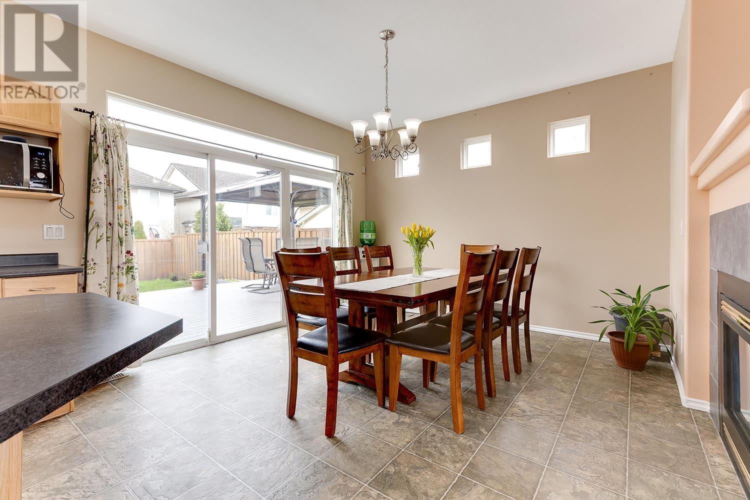 1077 Riverside Drive, Port Coquitlam, British Columbia  V3B 8A7 - Photo 9 - R2992119
