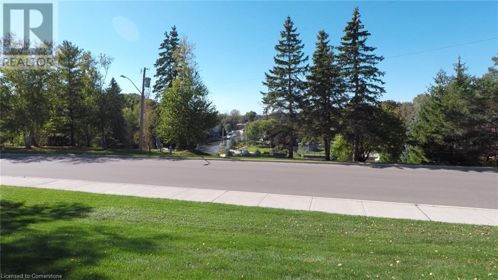 Property at 28 DONJON Boulevard image 2