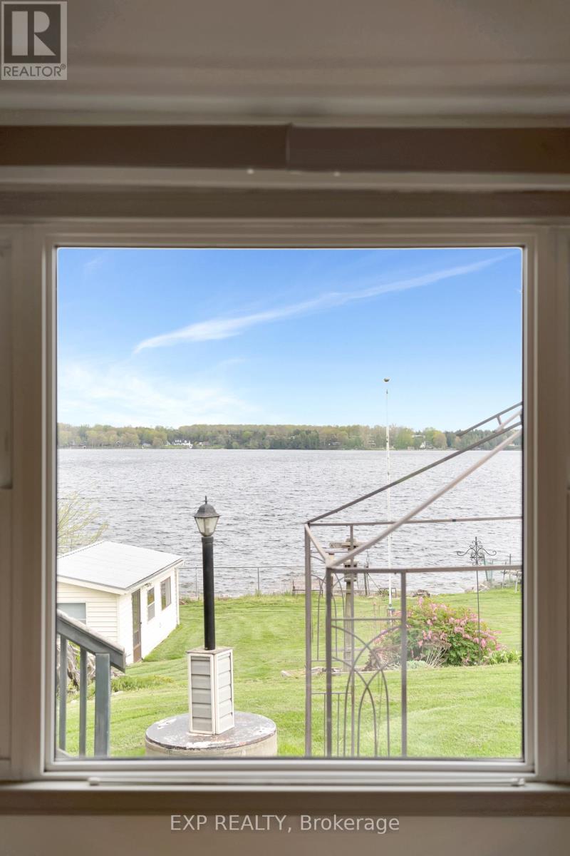 1083 Lakeside Drive, Prince Edward County, Ontario  K0K 1T0 - Photo 14 - X12149524