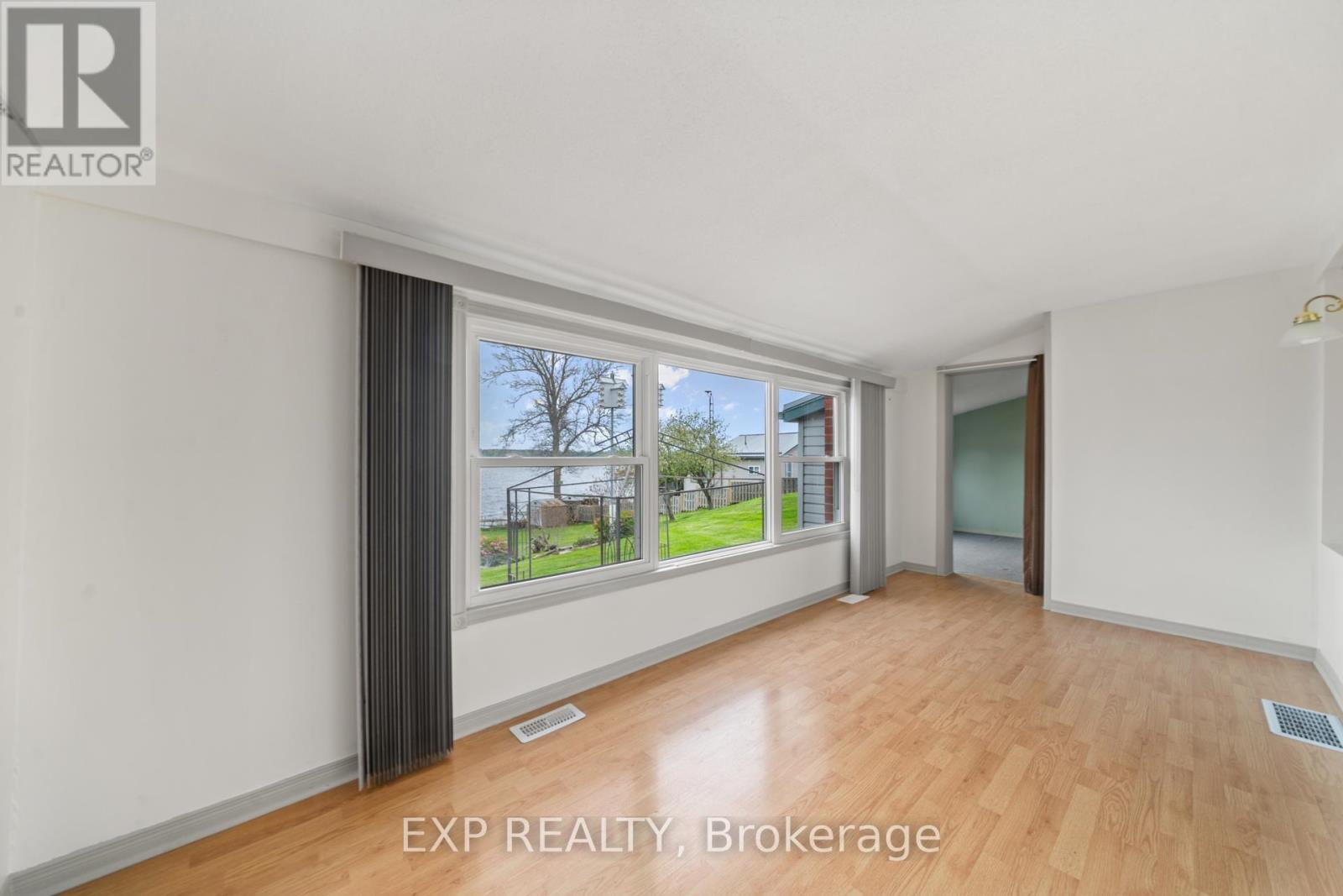 1083 Lakeside Drive, Prince Edward County, Ontario  K0K 1T0 - Photo 16 - X12149524