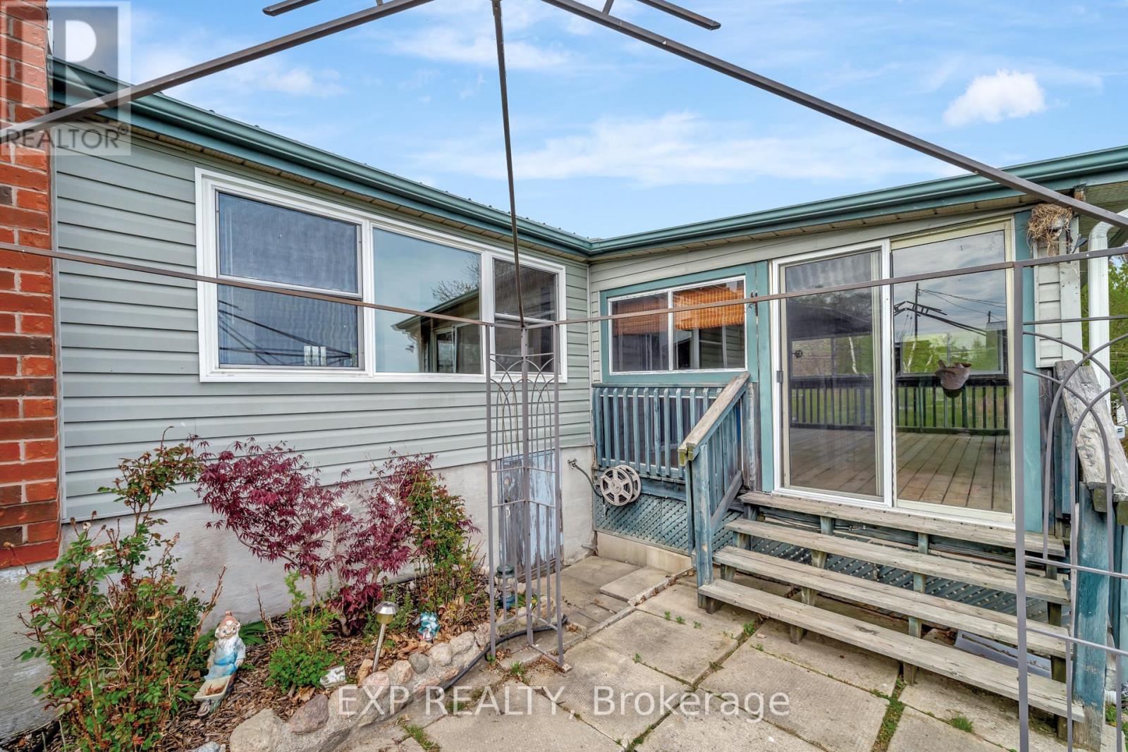 1083 Lakeside Drive, Prince Edward County, Ontario  K0K 1T0 - Photo 28 - X12149524