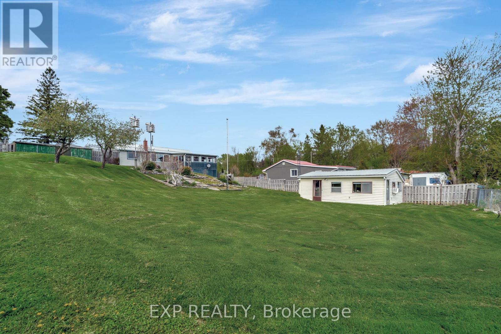 1083 Lakeside Drive, Prince Edward County, Ontario  K0K 1T0 - Photo 37 - X12149524
